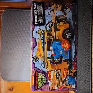Teenage Mutant Ninja Turtles Mutant Mayhem Pizza Fire Van
